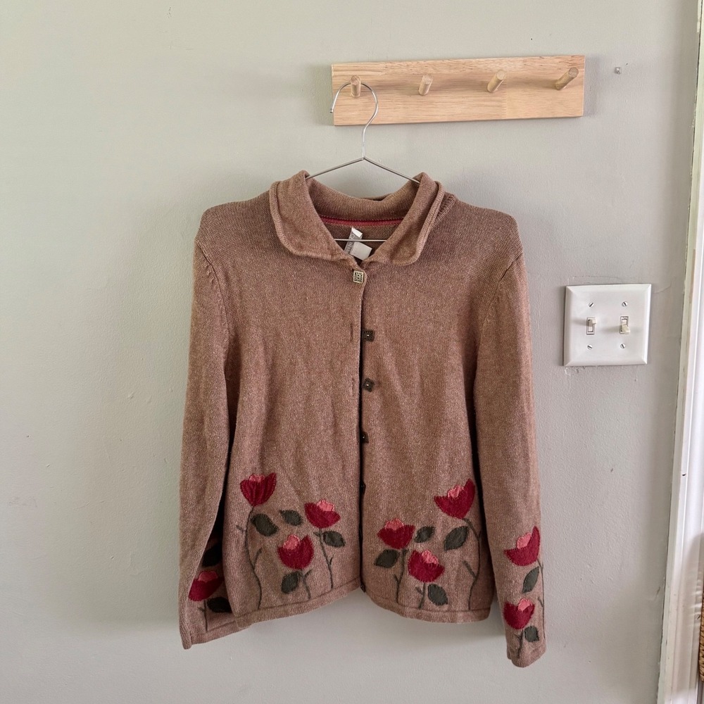 VTG. Christopher & Banks floral sweater